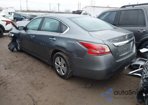 2015 Nissan Altima 2.5/2.5 S/2.5 Sl/2.5 Sv z USA, uszkodzony, nr VIN 1N4AL3AP2FC284253
